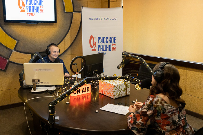 Генеральный директор «Медиа Траст» подарила слушателям «Русского Радио» килограмм камчатской икры