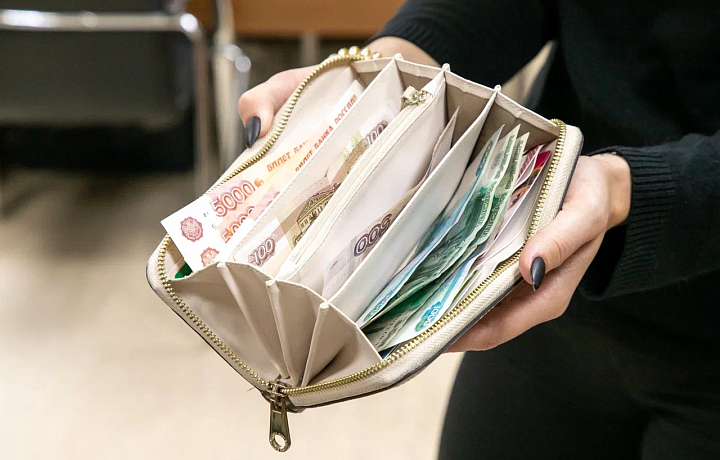Средняя зарплата туляков составила 97,9 тысячи рублей в месяц