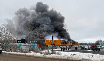 Роспотребнадзор: в жилой зоне после пожара в Щекине не превышена концентрация вредных веществ