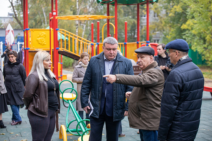 Администрация Тулы осмотрела благоустроенные дворы и детские площадки в рамках программы «Наш город»