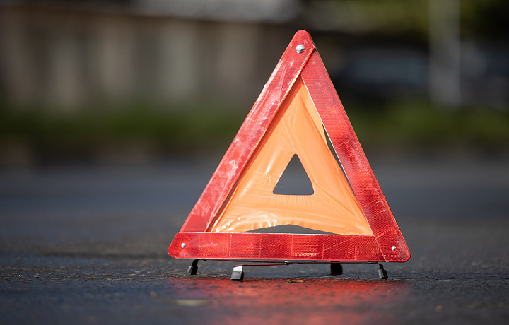 В центре Тулы перевернулись две машины