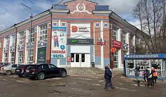 В Донском за 70 миллионов рублей продают здание универмага