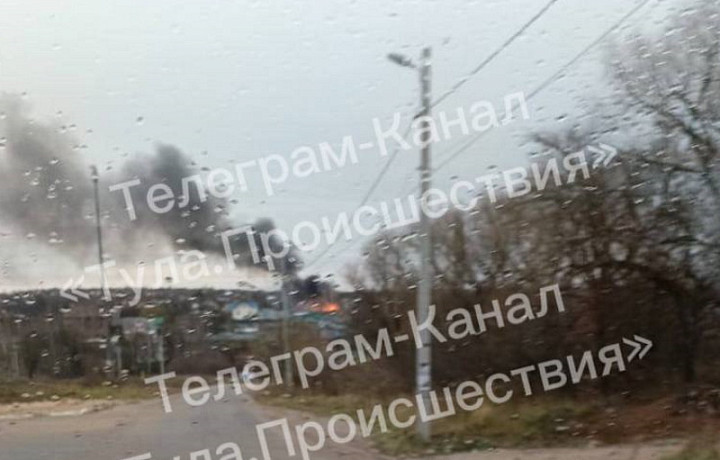 В тульском поселке Горельские Выселки произошел пожар в одном из частных домов