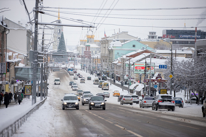 Тулу засыпало снегом: как в городе борются с последствиями стихии