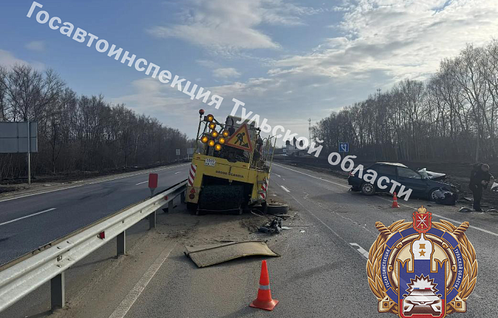 В Щекинском районе водитель Mitsubishi врезался в КАМАЗ и погиб