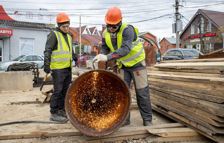 На улице Чмутова в Туле начался второй этап капремонта канализационного коллектора