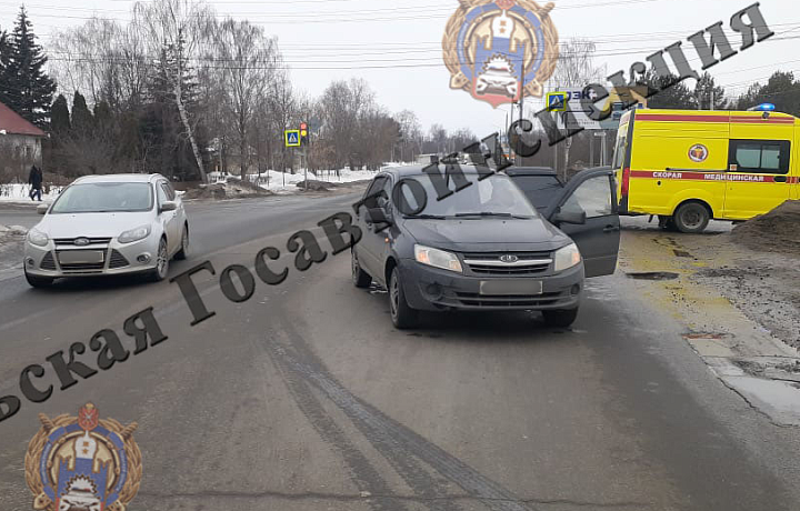 В Туле автоледи на Lada Granta сбила пенсионерку на улице Чмутова