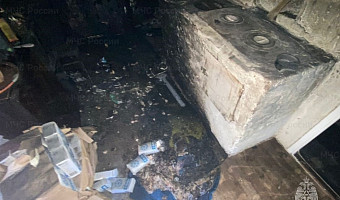 На пожаре в доме в Суворовском районе погибла 58-летняя женщина