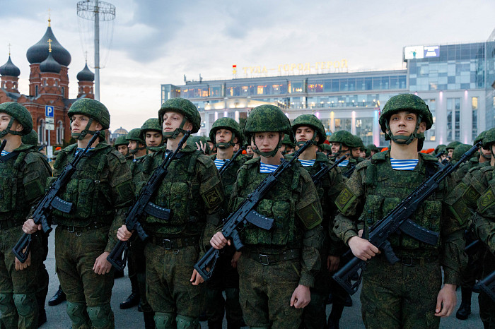 Первая репетиция Парада Победы прошла на площади Ленина в Туле