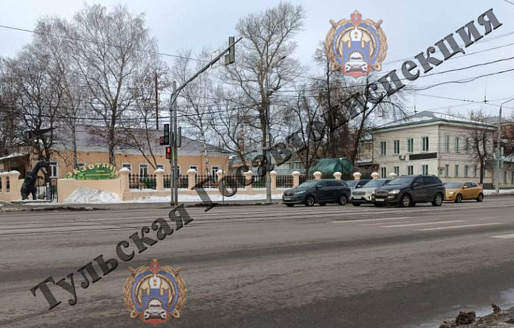 Туляк на "Ладе" сбил юношу, переходившего дорогу на красный