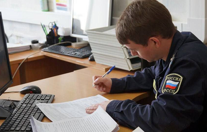 В Ясногорском районе приставы взыскали с работодателя более 200 тысяч рублей долга по зарплате