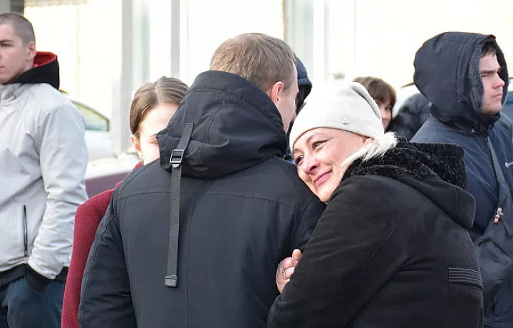 В Узловой проводили на боевое слаживание мобилизованных земляков