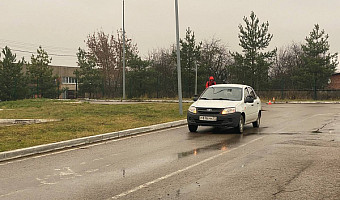 В Туле ветеранов СВО обучают вождению автомобиля с ручным управлением