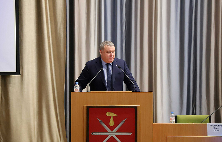 Врио главы администрации Тулы поздравил депутатов с юбилеем Гордумы