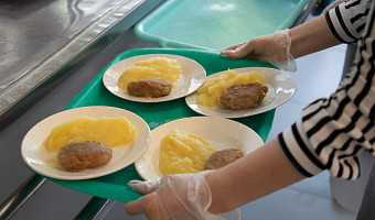 Тульский Роспотребнадзор нашел нарушения при организации питания в школах