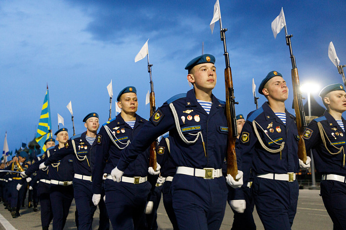 Первая репетиция Парада Победы прошла на площади Ленина в Туле