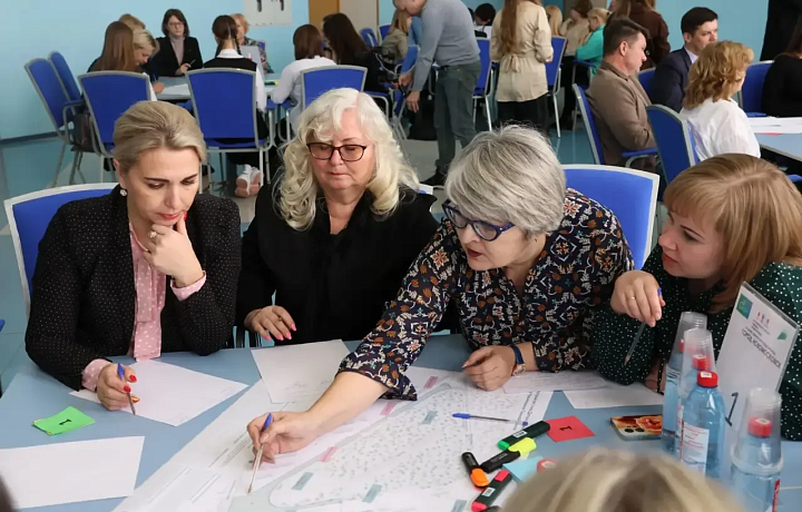 В Новомосковске жители предлагают идеи по благоустройству Детского парка
