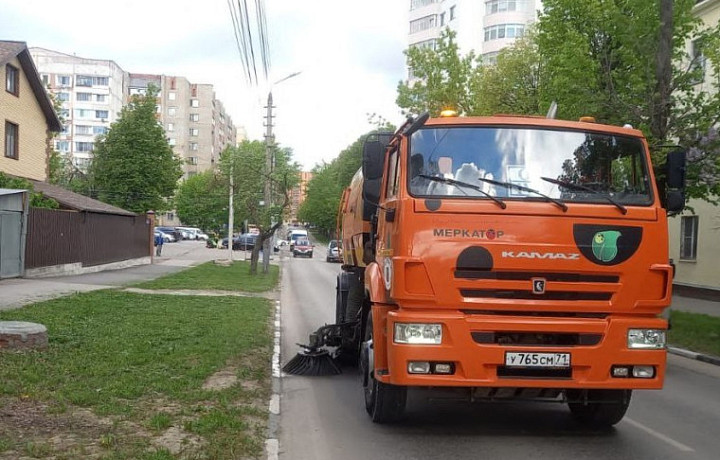 С улиц Тулы за сутки вывезли 150 кубометров смета