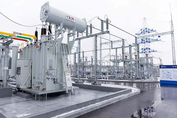 Дюмину и гендиректору «Россетей» Рюмину показали новый питающий центр в Туле