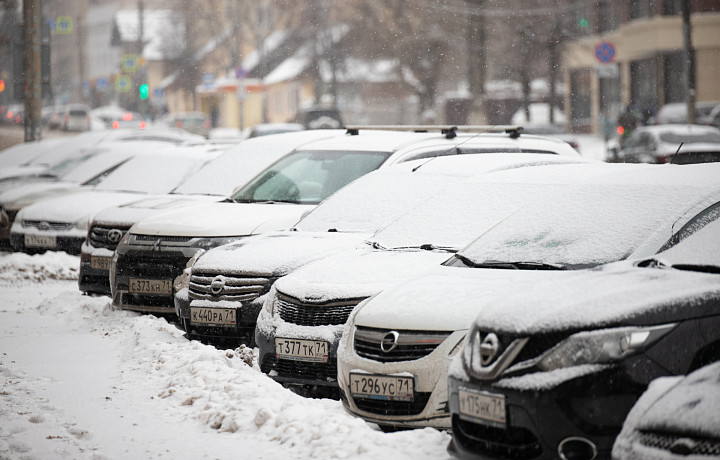 Парковки у Белого дома в Туле станут общественными на новогодние праздники