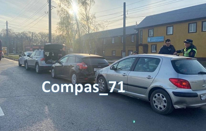 Четыре авто столкнулись на Щегловской засеке в Туле