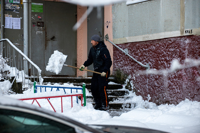 Тулу засыпало снегом: как в городе борются с последствиями стихии