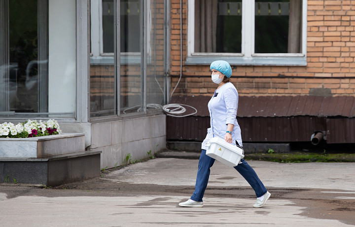 Врачи назвали первые симптомы рака кишечника