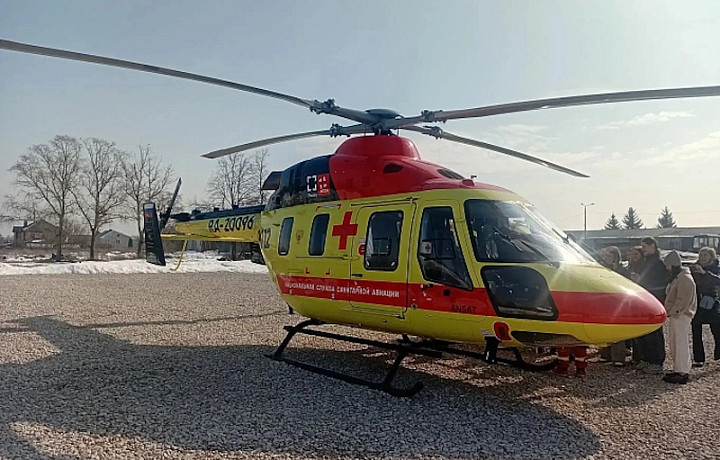 Тульские студенты-медики учатся спасать жизни на борту вертолёта «Ансат»