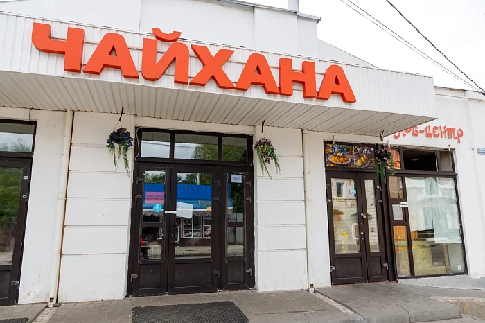 Пустеющая улица Пирогова в Туле: работа без вывесок и патрули ГИБДД