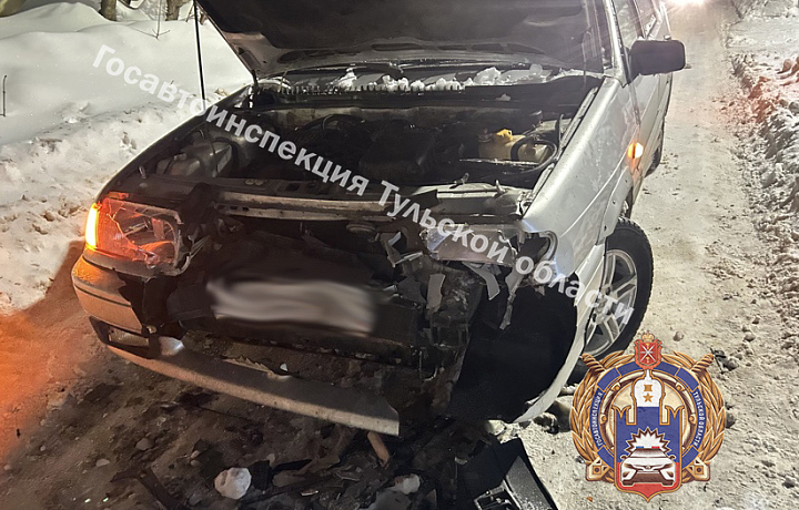 В тульской деревне Старое Басово столкнулись Lada и Geely Atlas