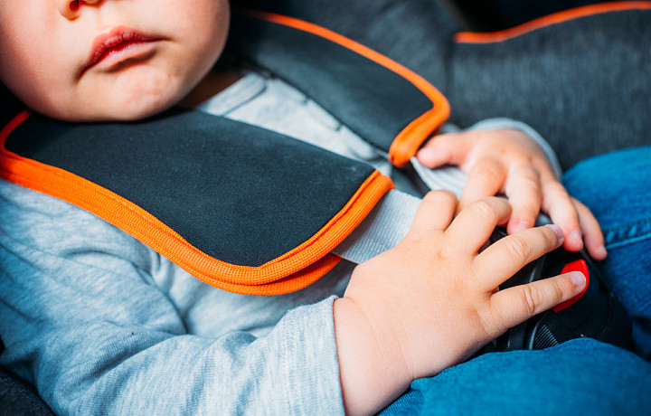 В Госавтоинспекции рассказали, как приучить ребенка к автокреслу