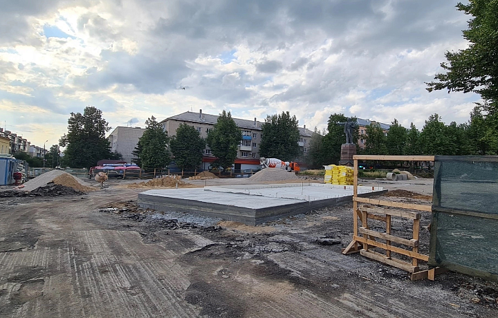 В Ясногорске продолжается благоустройство нового общественного пространства