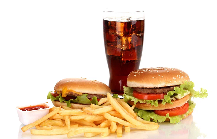 Эксперт назвала главные риски для посетителей в заведениях фастфуда