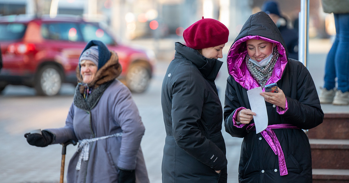 Слово мадмуазель. Что значит слово мадмуазель. Мадмуазель вектор. Облик надпись. Миссис мадам мадмуазель.