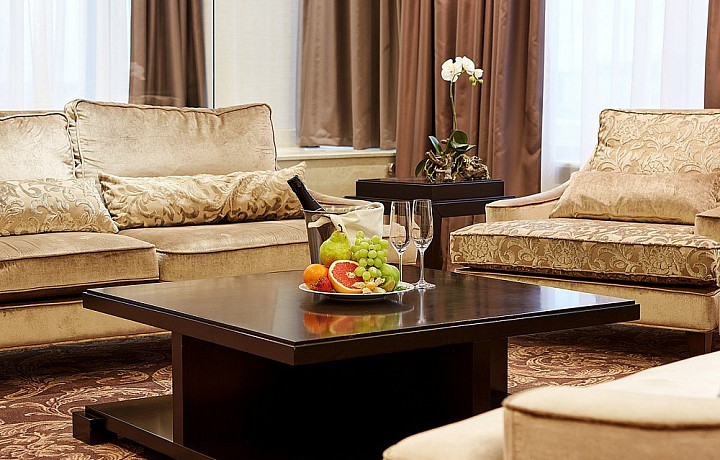 Отель в Туле предлагает туристам на ноябрьские праздники номер стоимостью от 111 тысяч рублей