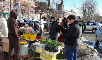 В Алексине Тульской области с 6 по 8 марта поймали 20 нелегальных продавцов цветов