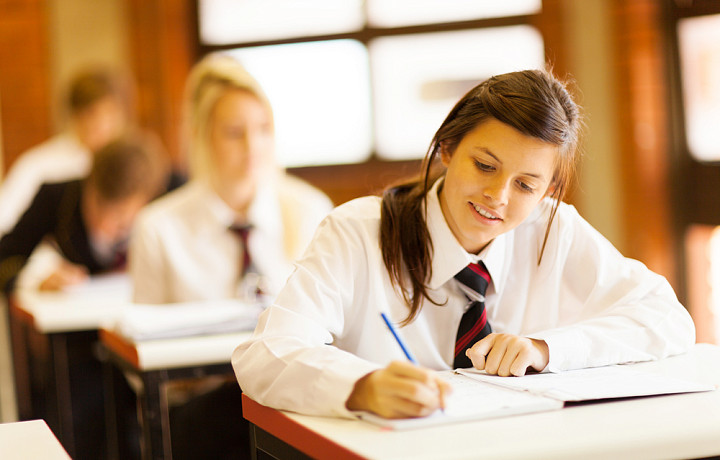 Эксперт рассказал, как правильно выбрать репетитора ребенку