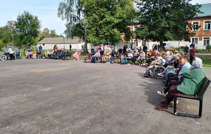 В Кимовском психоневрологическом интернате завершены работы по благоустройству территории