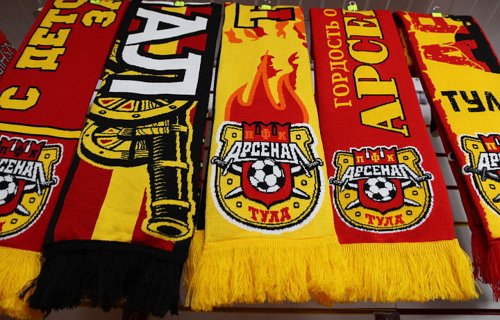 Тульский «Арсенал» забил гол в ворота московского «Торпедо»