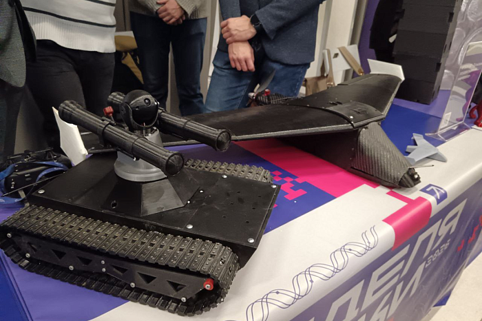 Губернатор Миляев осмотрел выставку инноваций в тульском кластере «Октава»