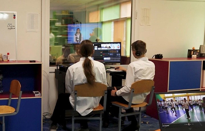 Юные туляки продолжают учиться тележурналистике: первой школьной телестудии в Туле исполнилось 18 лет