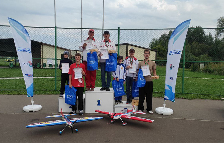Туляк завоевал золото на Всероссийских соревнованиях по авиамодельному спорту в Казани.