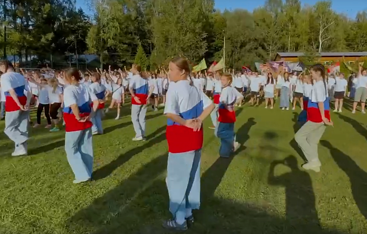 Тульский лагерь "Детская Республика "Поленово" снял клип на песню Олега Газманова