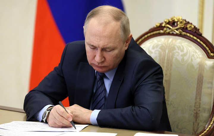 Владимир Путин исключил представителя Тульской области из состава Госсовета РФ