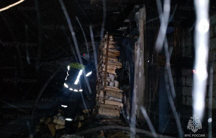 Три пожара потушили сотрудники МЧС за сутки в Тульской области