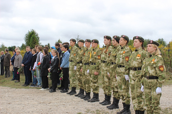 В Туле прошла церемония перезахоронения останков мирных жителей деревни Колодезное