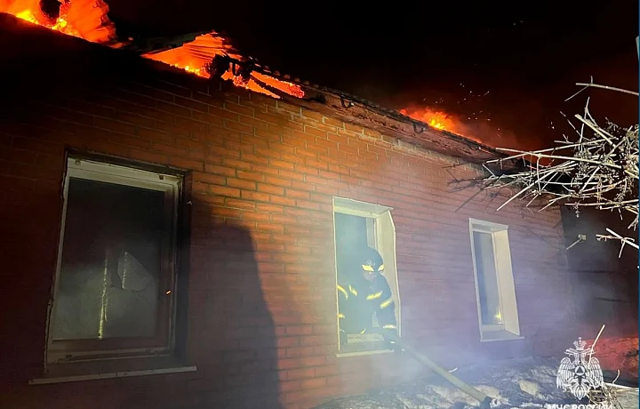 Машина и частный дом сгорели в Тульской области 5 марта