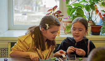 «Я леплю из пластилина»: тульский режиссёр учит детей создавать настоящие мультики