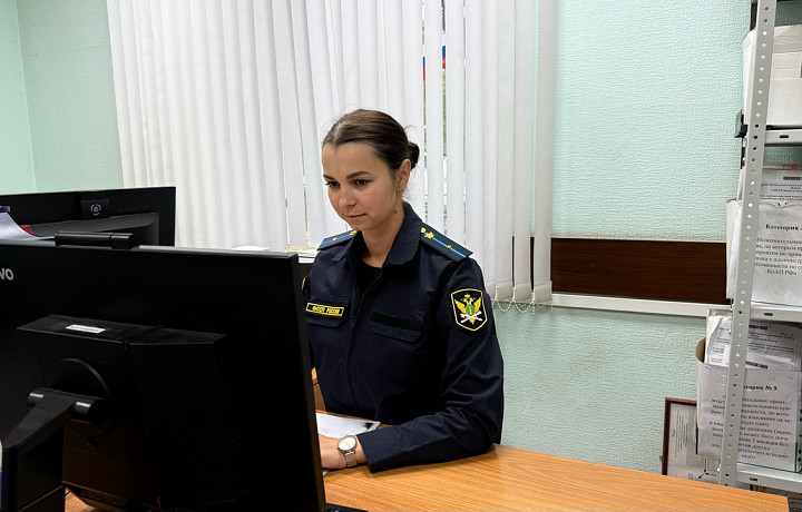 Жительнице Тульской области за долги ограничили выезд из страны