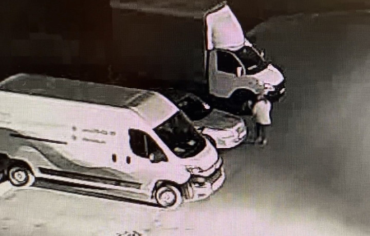 Тулячке, бросившей коляску с ребенком на парковке, предъявили обвинение